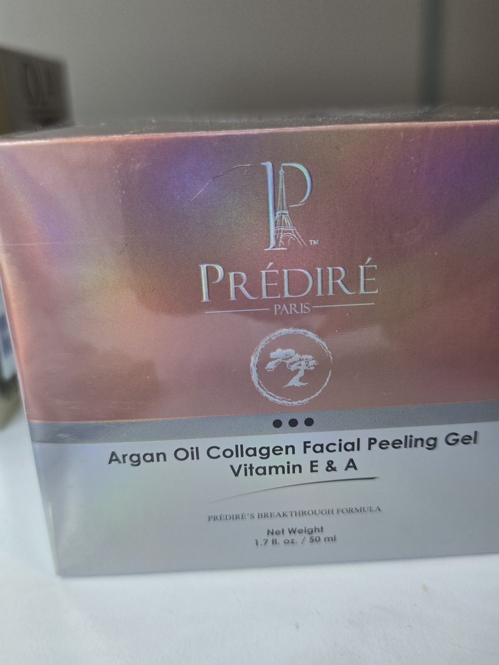 OLAY Iridescent Rose Gold Facial Peeling Gel